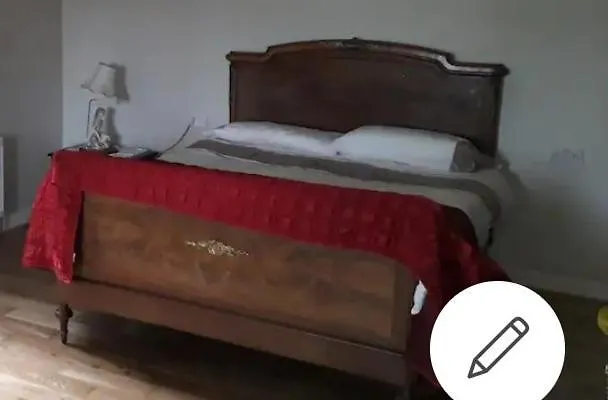 King Size Bed, Private Parking, Centrally Located